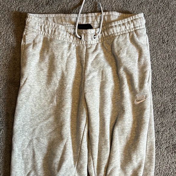 Women’s Nike Joggers Grey - Picture 2 of 3